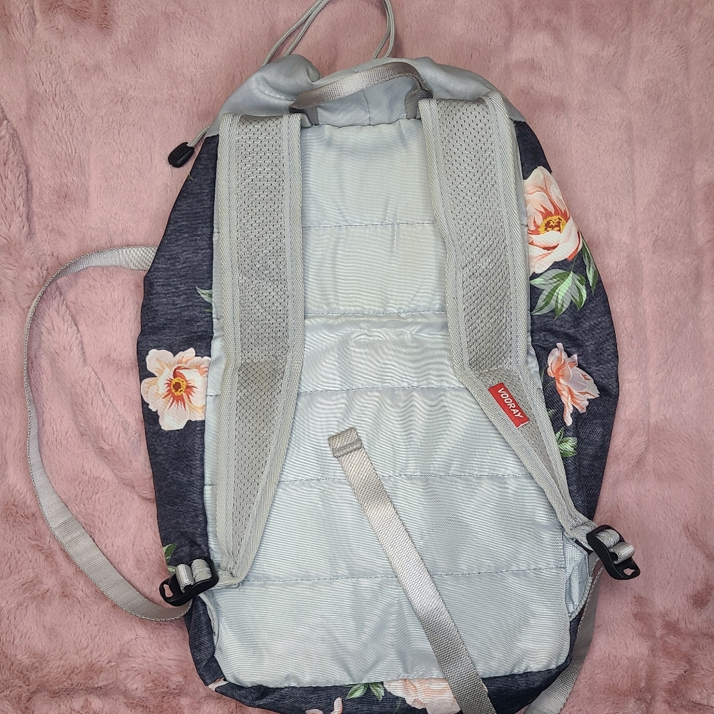 Vooray backpack - Picture 2 of 4